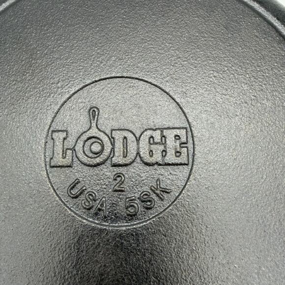 New Lodge Cast Iron Skillet 5SK 8 Inch Frying Pan Cookware USA Made - Picture 4 of 7